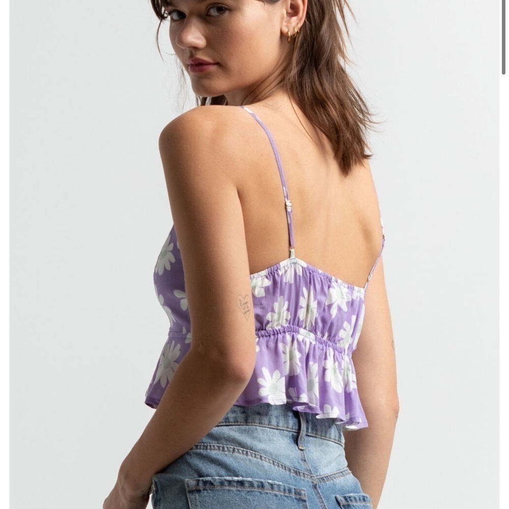 NWT Full Tilt Purple Floral Daisy Split Front Strappy Crop Tank - Picture 5 of 15